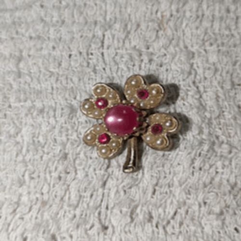Vintage Coro Four-Leaf Clover Flower Pin with Faux Pearls and Pink Cabochon